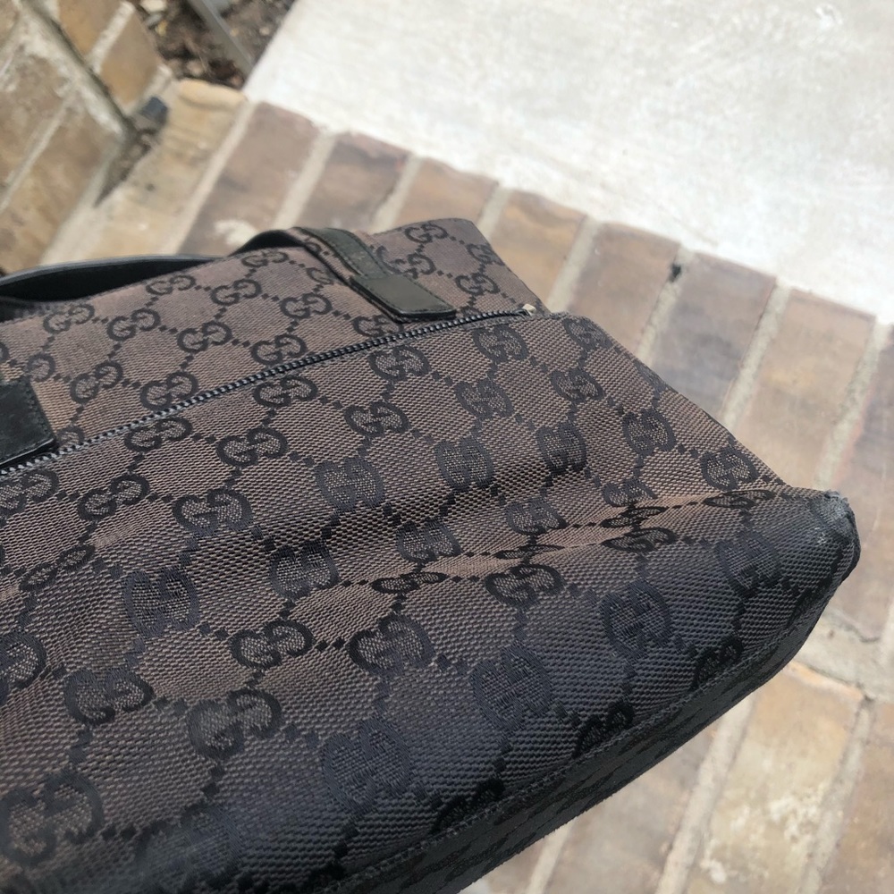 Small Gucci tote. Please see pictures. - Picture 12 of 16